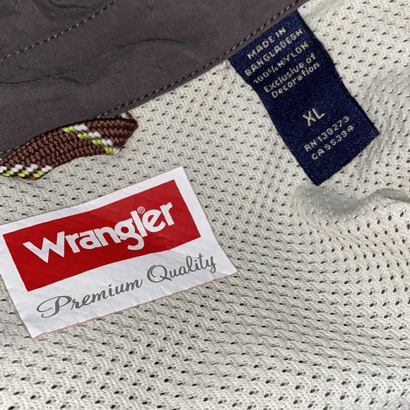 Wrangler mens shirt size extra large in gray color - Picture 4 of 6
